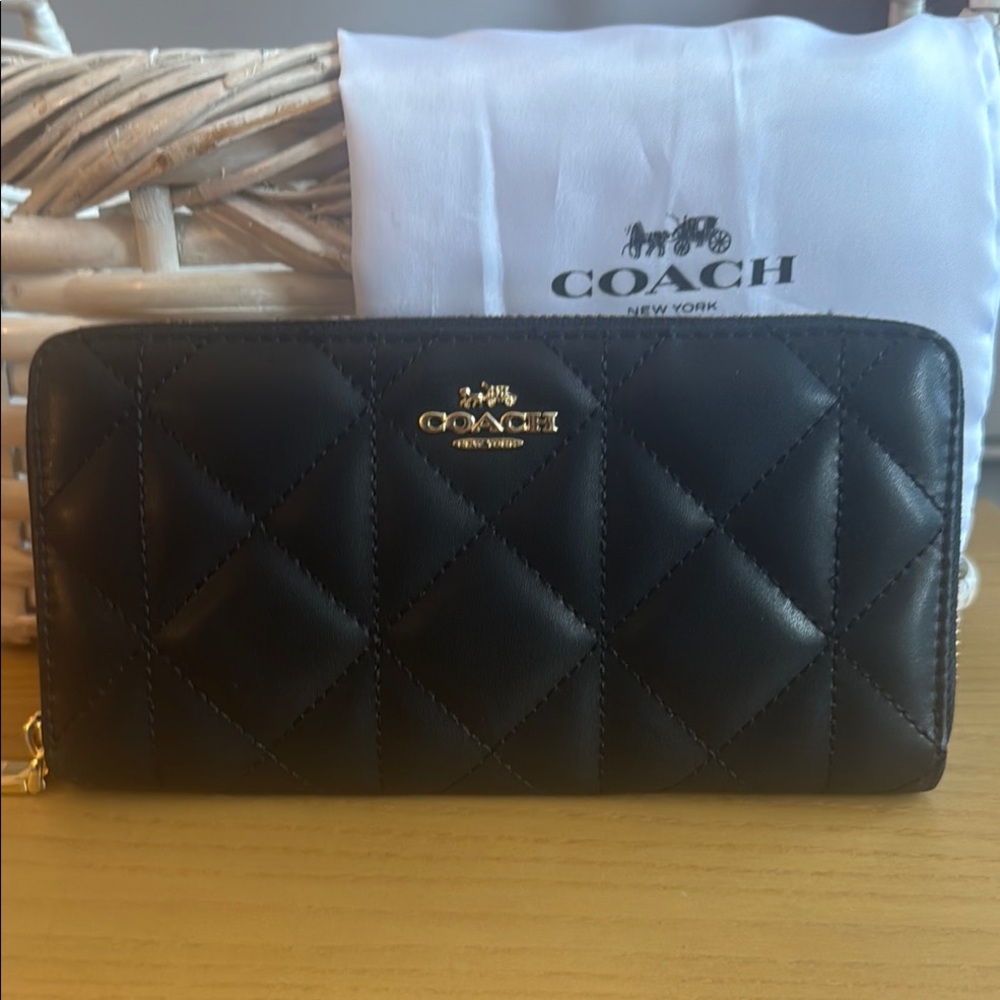 Coach Quilted Black Wallet W/Dust Bag
